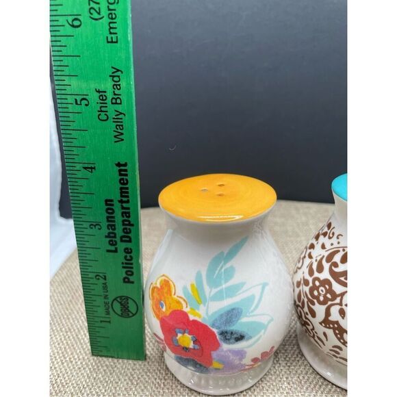 The Pioneer Woman Flea Market Decorated Salt and Pepper Shaker Set - Picture 6 of 8